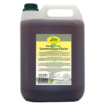 5‑L dunkle braune Kunststoffkanne von cdVet EquiGreen Sommerhaut Elixier mit grünem Verschluss und vorderem Etikett mit der Aufschrift „5 Liter“