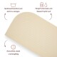 Beige Fütterungsmatte für Haustiere mit Rillen, mit Text, der ihre spülmaschinenfesten, leicht zu reinigenden, rutschfesten und langlebigen Eigenschaften hervorhebt.