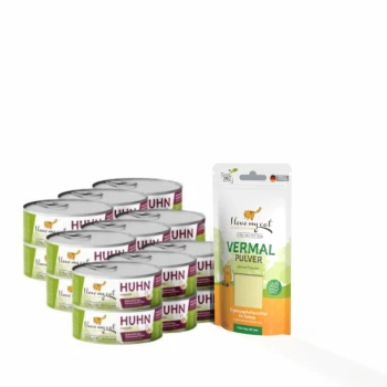 Dosen mit "Ich liebe meine Katze" Hühnerkatzenfutter, gestapelt neben einem Paket "Vermal Powder" für Katzen, mit lebendiger Verpackung.