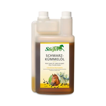 Flasche Stiefel Schwarzkümmelöl für Pferde, die natürliche Zutaten und Immununterstützung zeigt.