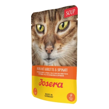 Verpackung für Katzenfuttersuppe mit einer Nahaufnahme des Gesichts einer Katze, beschriftet mit "Soup" und "Huhn mit Karotte & Spinat" sowie "Josera."