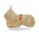 Beiger Sherpa-Hundemantel mit orangefarbenem Riemen und Aufhängeschlaufe, flauschige Fleece-Außenseite vor weißem Hintergrund.