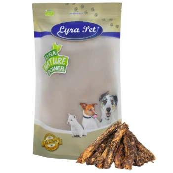 Entenhälse 1 kg Verpackung für Lyra Pet Hundeleckerlis mit einem Logo, "Lyra Nature Power," und Bildern eines Hundes, einer Katze und eines Welpen, mit einem Stapel Leckerlis davor.