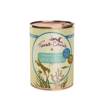 Eine Dose Terra Canis Tiernahrung mit der Aufschrift "Ocean Saver", die Ente mit Rote Beete, Sanddorn und marinen Schätzen zeigt.