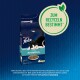 Eine Tüte Purina Felix "Seaside Sensations" Katzenfutter, mit einer verspielten schwarz-weißen Katze und einem Recycling-Symbol.