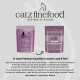 Deux paquets violets de nourriture pour chat catz finefood montrant les anciens et nouveaux designs pour la saveur Agneau & Lapin, avec un texte sur 15 ans de qualité premium.