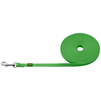 Helle grüne Hundeleine, ordentlich aufgerollt, mit einem Metallclip an einem Ende und einem kleinen schwarzen Etikett mit der Aufschrift 'HUNTER'.