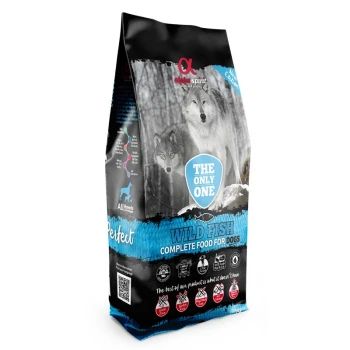 Alpha Spirit Wild Fish Hundefutterbeutel mit Wolfsabbildungen, blauem Schild ‚THE ONLY ONE‘ und Schriftzug ‚WILD FISH COMPLETE FOOD FOR DOGS‘.