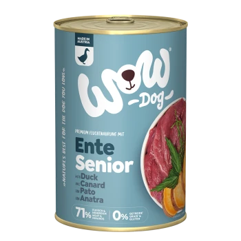 Dosenfutter für Hunde mit der Aufschrift "WOW-Dog", das "Ente Senior" mit Ente enthält und in Österreich hergestellt wird. Enthält 71 % Fleisch und Innereien, 0 % Getreide und Gluten.