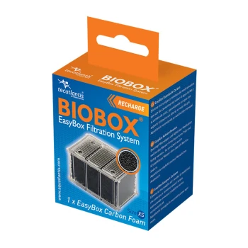 Verpackung für das BIOBOX EasyBox Filtrationssystem, ausgestattet mit einem Kohlefaserfilter, beschriftet mit der Größe XS, in einem leuchtend orange-blauen Design.