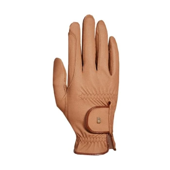 Beige Haustierpflegehandschuh mit strukturierter Oberfläche und einem Handgelenkriemen, vor einem weißen Hintergrund präsentiert.