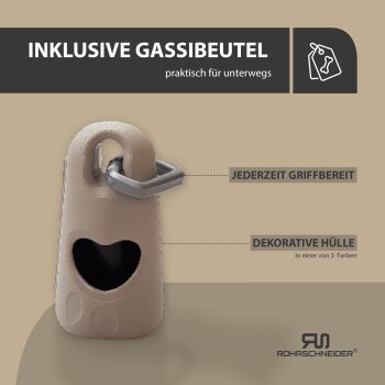 Beige Halter für Hundekotbeutel mit einer herzförmigen Öffnung und dem Text: "Inklusive Gassibeutel, praktisch für unterwegs," und "Jederzeit griffbereit."