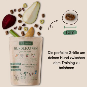 Umweltfreundliche Haustierfutterverpackung, die Zutaten zeigt: 40% getrocknete Kartoffeln und 20% Karotten, mit Nährwertangaben für Hunde.