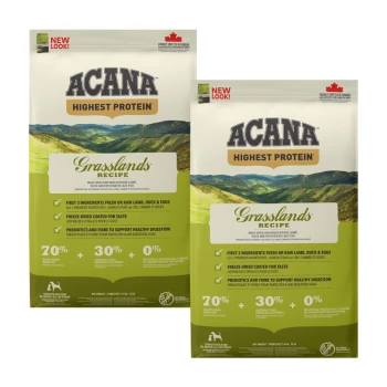 ACANA Grasslands Rezept Haustierfutterbeutel mit dem Etikett "Höchster Proteingehalt", das frische Zutaten wie Lamm, Ente und Eier hervorhebt.