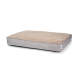 Een pluche huisdierenbed met een zachte beige bovenkant en een grijze stoffen basis, ontworpen voor comfort en ontspanning.