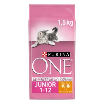 Purina ONE Bifensis Junior Katzenfuttertüte, 1,5 kg, mit einem verspielten Kätzchen auf einem rosa Hintergrund, beschriftet mit 'Reich an Huhn und Vollkorn-Getreide.'