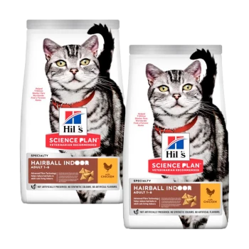 Zwei Tüten Hill's Science Plan Katzenfutter, beschriftet "Hairball Indoor" für erwachsene Katzen im Alter von 1-6 Jahren, mit einer grauen getigerten Katze auf der Vorderseite.