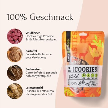 Tierfutterverpackung mit "100% Geschmack" und Bildern von Wildfleisch, Kartoffeln, Buchweizen und Leinsamenmehl, die die Zutaten hervorhebt.