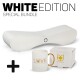 White Edition Special Bundle mit einem weißen Haustierbett, einer Tasse mit dem Text "LOVE" und einer Box mit der Aufschrift "CanadianCat."