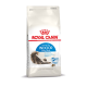 Royal Canin Home Life Indoor Langhaarkatzenfutterbeutel, der eine langhaarige Katze zeigt und die Haarballenreduzierung und die Gesundheit von Katzen fördert.