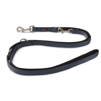 Blaue verstellbare Hundeleine von Wolters mit Metallclips und Ringen auf weißem Hintergrund.