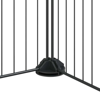 Eckabschnitt eines schwarzen Metall-Haustierauslaufs mit horizontalen Stäben und stabilem Basisverbinder.