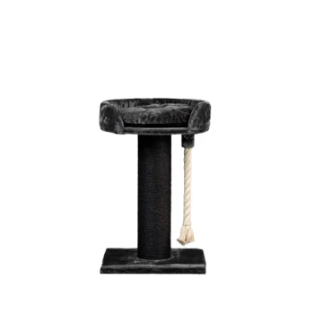 Schwarze Katzenbaum mit einem plüschigen, runden Ruhebereich oben, einem hohen Kratzbaum und einem hängenden Seilspielzeug.