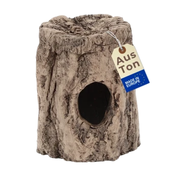Braune künstliche Baumstamm-Höhle für Haustiere mit rundem Eingang, Anhänger mit der Aufschrift 'Aus Ton' und 'MADE IN EUROPE'.
