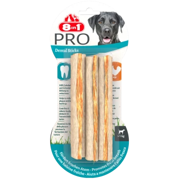 8in1 PRO Dental Sticks Verpackung mit vier Zahnpflege-Kauartikeln, die frischen Atem fördern und Plaqueansammlungen reduzieren, geeignet für Hunde über 1 kg.