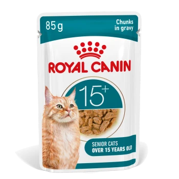 Royal Canin 85g Nassfutterbeutel für Seniorenkatzen über 15 Jahre, Stücke in Soße, mit Bild einer orangefarbenen Katze.