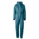 Ein türkisfarbener einteiliger Winteroverall mit Kapuze, ausgestattet mit Reißverschlusstaschen und elastischen Bündchen, vor einem weißen Hintergrund präsentiert.