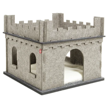 Graues Filzhaustier-Schloss mit Türmen und gewölbten Eingängen, mit einem weichen weißen Innenbett.