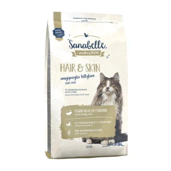 Verpackung für Katzenfutter mit einer flauschigen Katze mit glänzendem Fell, beschriftet mit "Sanabelle Hair & Skin", die essentielle Fettsäuren und Zutaten hervorhebt.