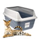 Graue Hauben-Katzentoilette mit weißem Rand, beschriftet „GarPet“, davor liegt eine getupfte, Serval-ähnliche Katze.