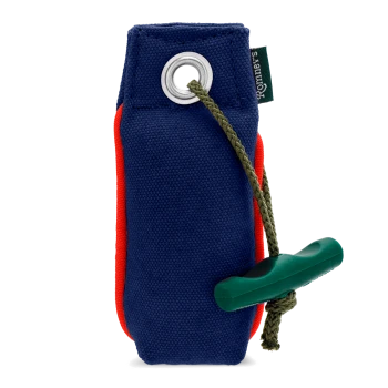 Blau-rotes, robustes Hundetrainingsdummy mit grünem Seilgriff und Metallösen, beschriftet mit „Tough Toys“.