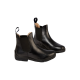 Schwarze Leder-Ankle-Boots mit elastischen Seitenpaneelen und weicher Fütterung, mit Zuglaschen für einfaches Anziehen.