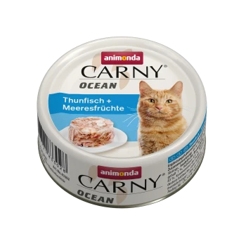 Blikvoer voor katten gelabeld 'Animonda Carny Ocean' met tonijn en zeevruchten, met een foto van het voedsel op een bord.
