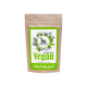 Veganes Hundefutter für Erwachsene in einer 500g Kraftpapier-Tüte mit grünen Akzenten, mit einer Hundillustration und dem Text 'Getreidefreies Rezept.'
