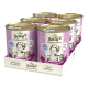 Sechs Dosen von Betty's Landhausküche Kittenfutter, mit einer Kochillustration, beschriftet mit "Extra viel Fleisch" und geeignet für Kätzchen im Alter von 1-12 Monaten.