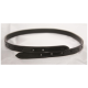 Schwarzes Leder-Haustierhalsband mit silbernen Nieten, auf einem weißen Hintergrund präsentiert.