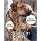 Nahaufnahme eines gestromten Hundes in einem stilvollen Halsband, der gestreichelt wird. Text: "Design trifft Komfort," "Elegant & anpassbar," "Echtleder-Applikationen."