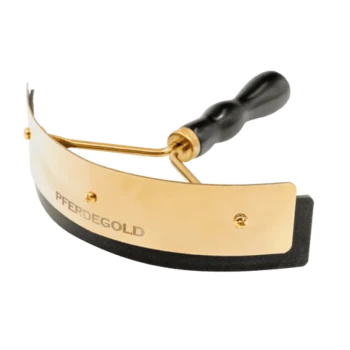 Goldfarbener, gebogener Striegel mit schwarzem Gummirand und schwarzem Griff, Marke „PFERDEGOLD“