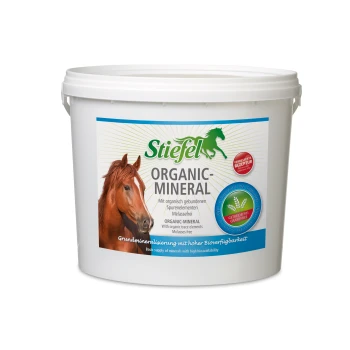 Eimer mit Stiefel Organic-Mineral-Pferdeergänzung, mit einem Pferdebild, mit Text, der organische Spurenelemente und eine getreidefreie Formel hervorhebt.