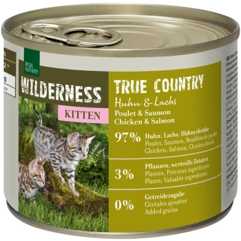 WILDERNESS Kitten True Country, Huhn und Lachs 6x200 g Dosenfutter "Wilderness True Country" für Kätzchen mit Huhn, Lachs, 97% Fleisch und zwei verspielten Kätzchen auf dem Etikett.
