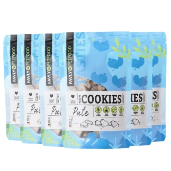 Nature Cookies Pute 720 g Fünf Pakete von FAVLY-Hundefutterkeksen mit der Aufschrift "Nature Pute", die ein blaues Design mit Illustrationen von Vögeln und Blättern zeigen.
