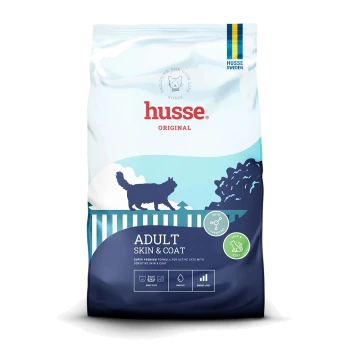 Husse Lyster Care Katzenfutterbeutel mit Cartoon-Katzenlogo, beschriftet mit "Hohe Energie" für aktive Katzen mit empfindlicher Haut.