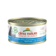 Eine Dose Almo Nature HFC Natur Katzenfutter mit Atlantischem Thunfisch, mit dem Text "100% zur Natur" und "gehört den Tieren."