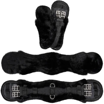 Schwarzer Kunstfell-Pferdegurt mit Metallschnallen, in drei Abschnitten präsentiert, der seine weiche Textur und verstellbaren Eigenschaften zeigt.