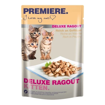 Deluxe Ragout Kitten Bogata w drób 22x85 g Opakowanie karmy dla kotów z trzema figlarnymi kociętami, talerzem z kawałkami kurczaka i napisem "DELUXE RAGOUT KITTEN" w pogrubionym różowym.