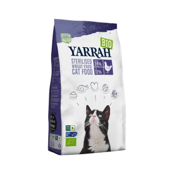 Yarrah Bio Sterilised Weizenfreies Katzenfutter, Beutel mit einer schwarz-weißen Katze auf der Vorderseite, mit 35% Protein und 11% Fettgehalt.